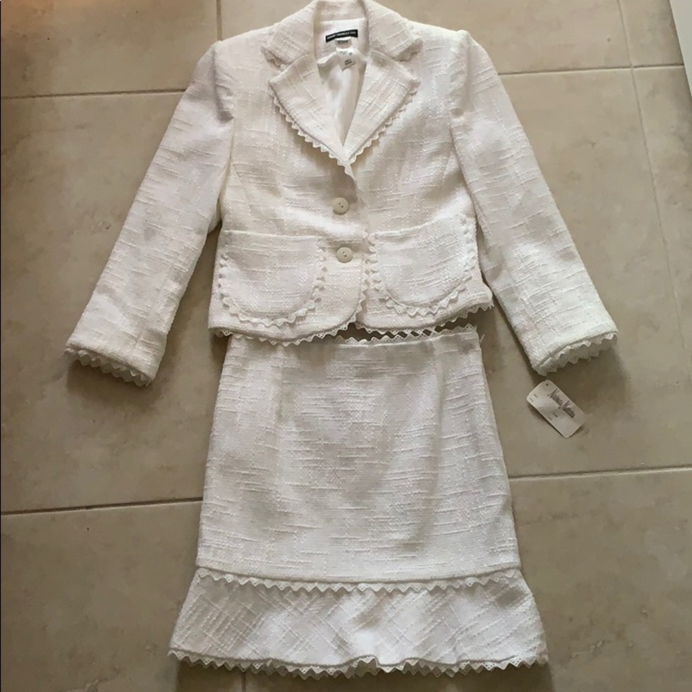 Girls two-piece set. Skirt and blazer.